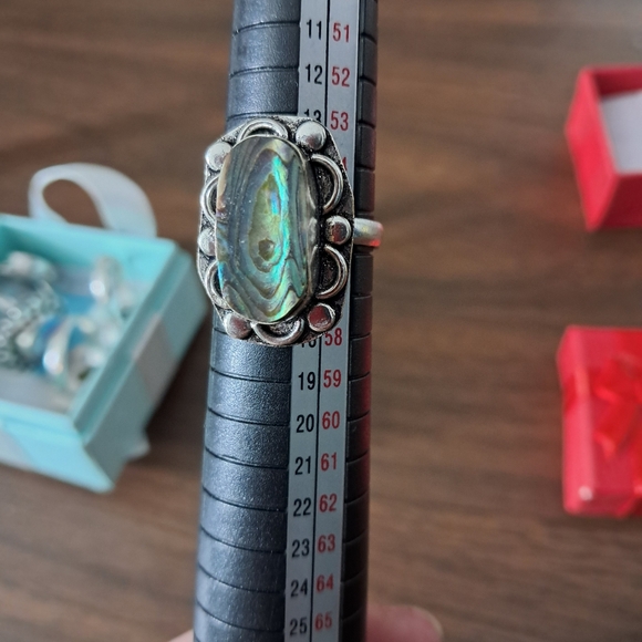 Abalone Shell Gemstone Ring size 7.5 - Picture 10 of 11